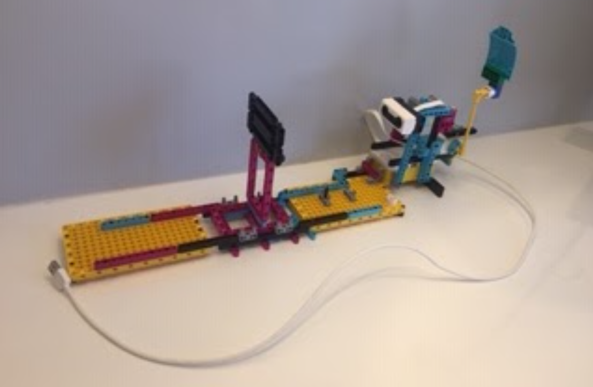 SPIKE basketball shooter device